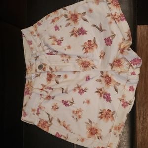 American Eagle women shorts